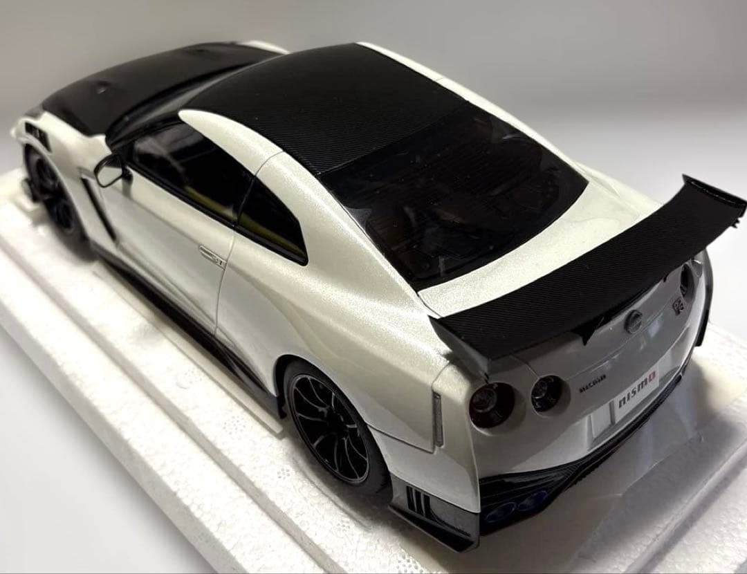 オートアート NISSAN GT-R(R35) 1/18 ニッサンGT-R