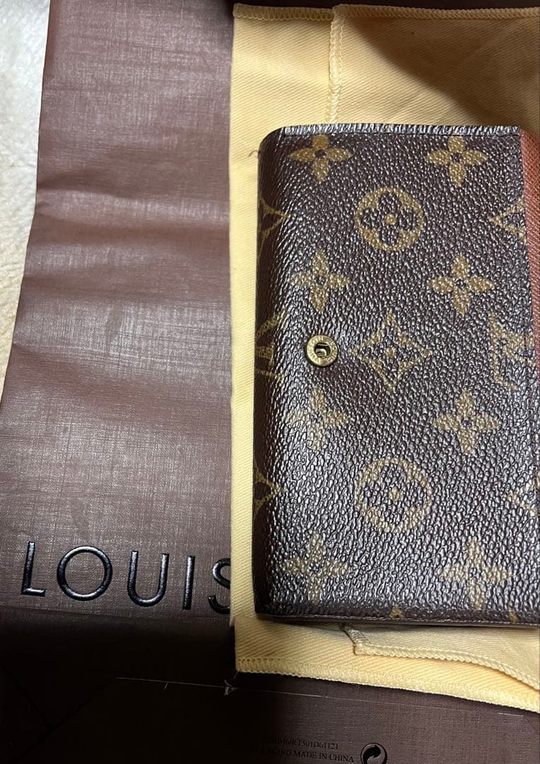 【週末限定sale】ルイヴィトンポルトモネトレゾ−ル二つ折財布　美品