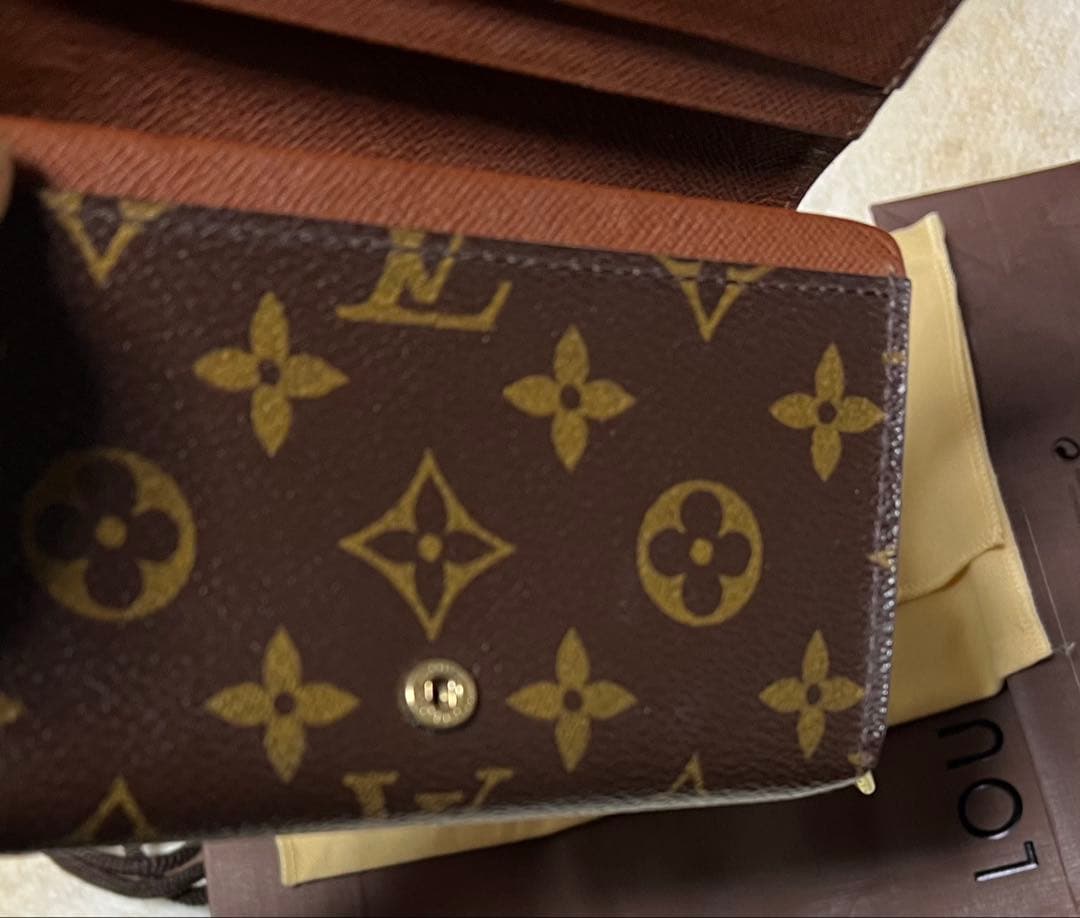 【週末限定sale】ルイヴィトンポルトモネトレゾ−ル二つ折財布　美品