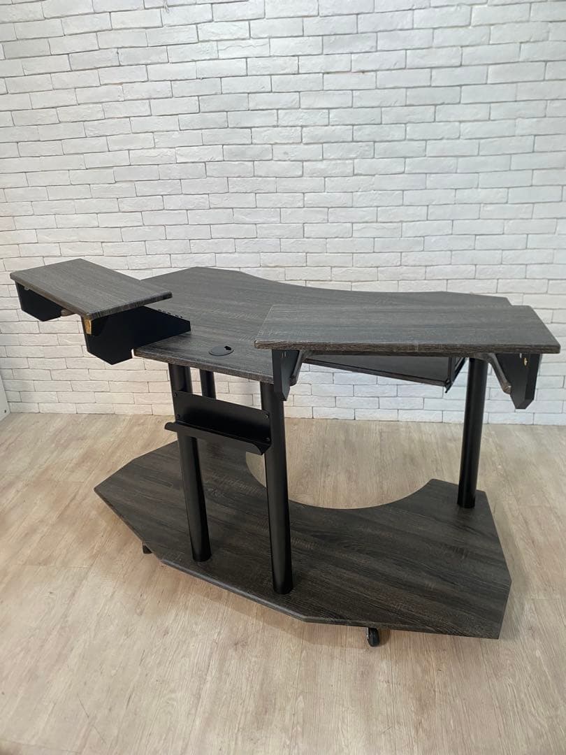 【東京都内23区配送無料】定価12万　ゲーミングデスク　PC パソコン　机