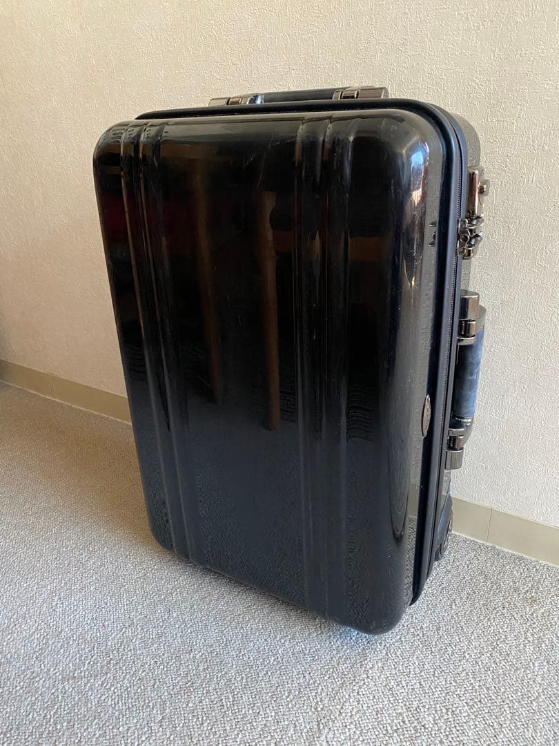 ZERO HALLIBURTON ゼロハリバートンスーツケース　ブラック　2輪