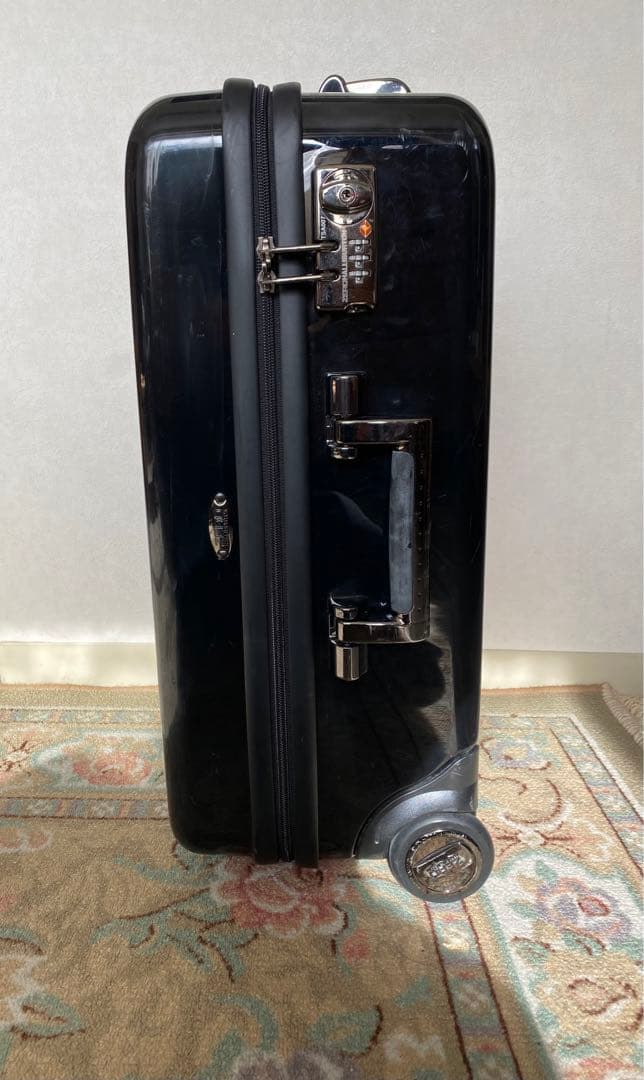 ZERO HALLIBURTON ゼロハリバートンスーツケース　ブラック　2輪