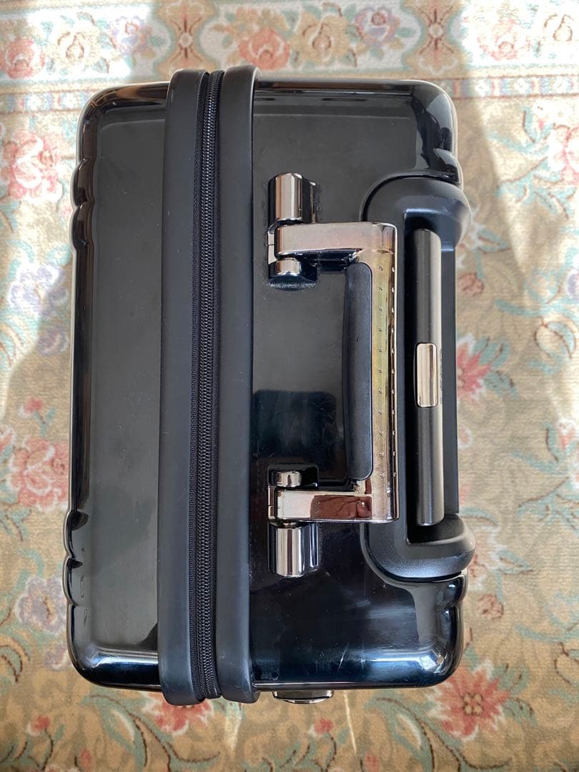 ZERO HALLIBURTON ゼロハリバートンスーツケース　ブラック　2輪