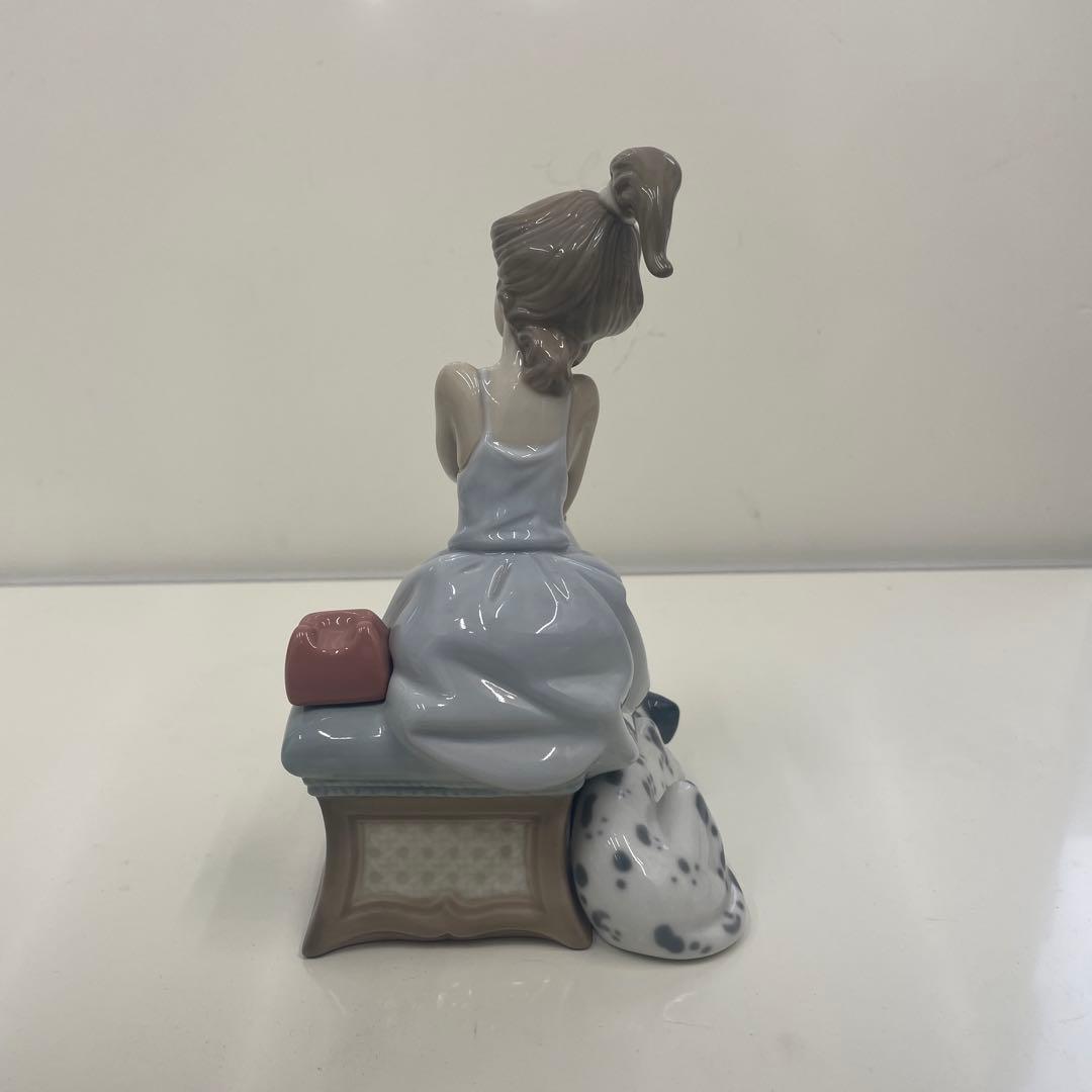 リヤドロ　大事な電話　フィギュリン