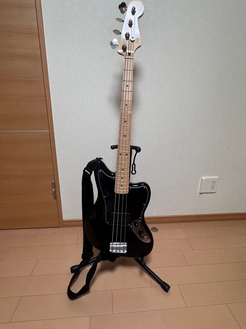 畜生ペンギンさん専用　Squier by Fender エレキベース