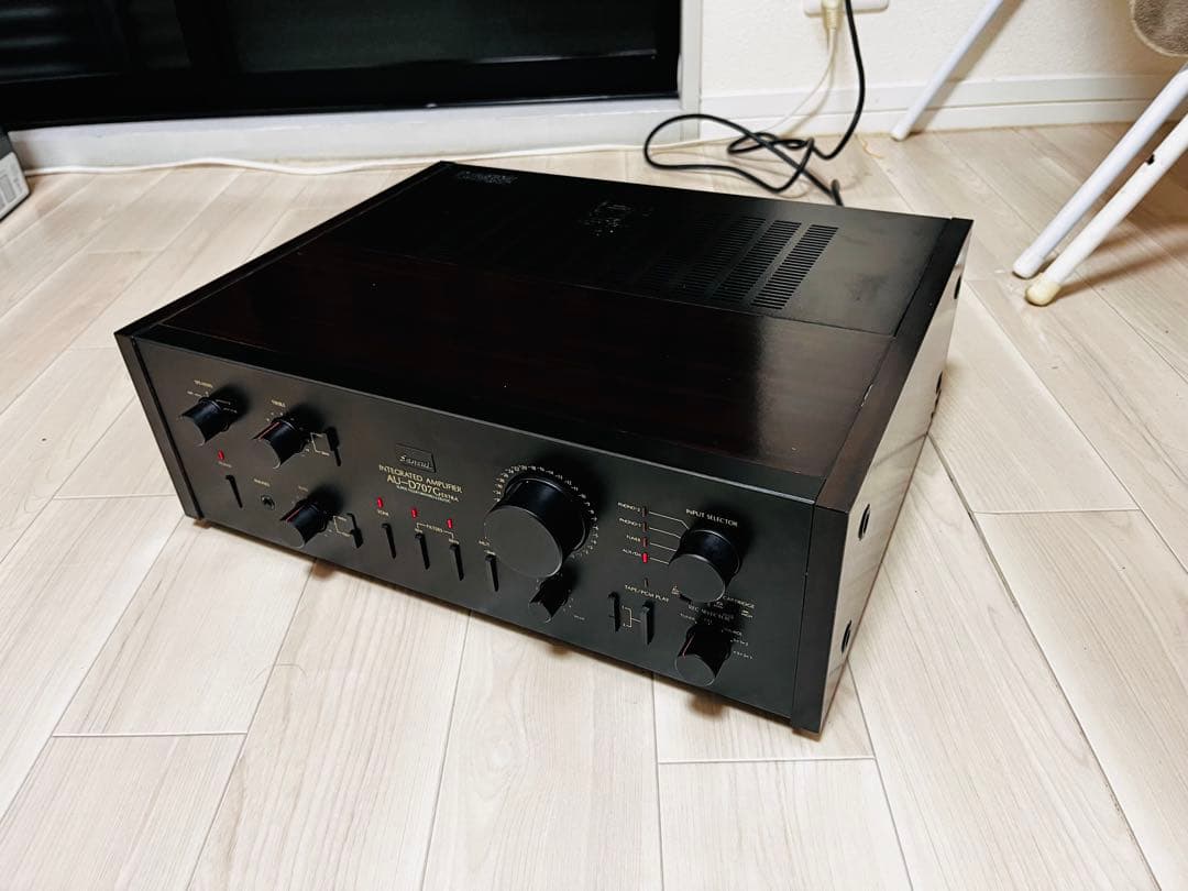 SANSUI AU-D707G extra ￥118,000(1983年発売)