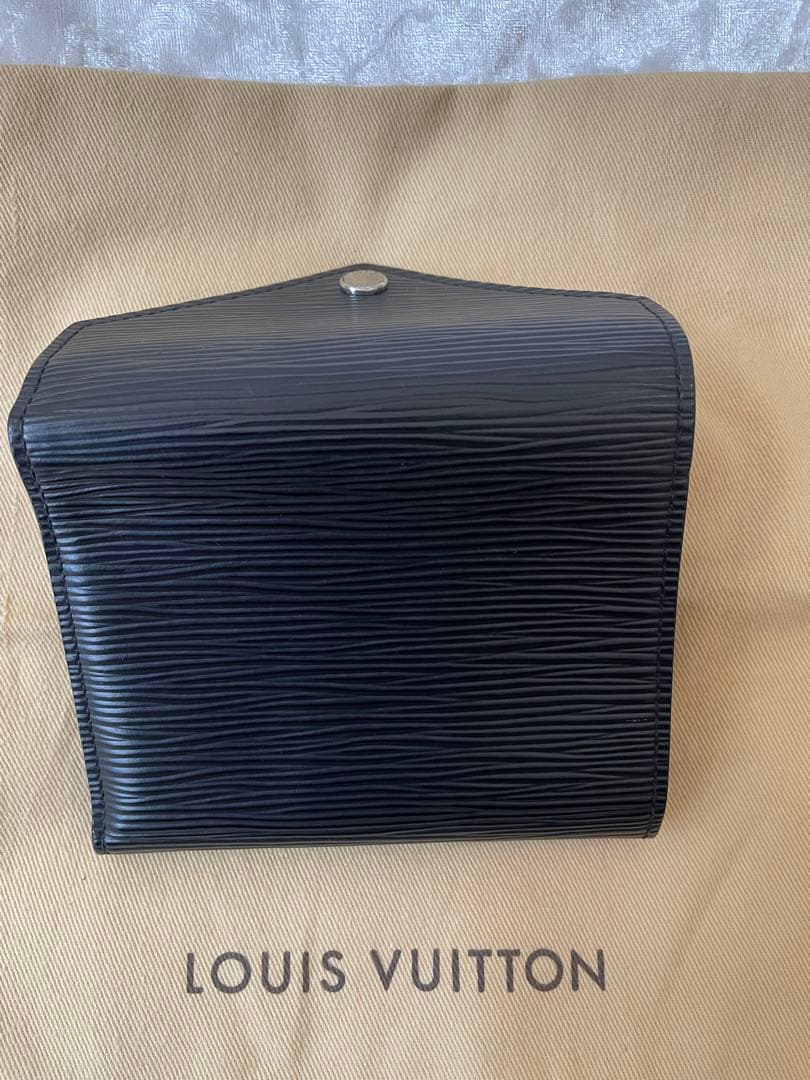 LOUIS VUITTON エピ二つ折り財布