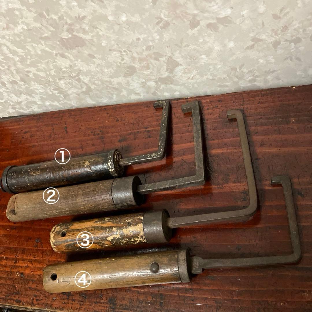 古い蔵戸の「落とし鍵」各種１０点