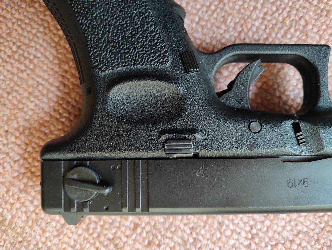 東京マルイグロック18Cエアガン、付属品有り。美品