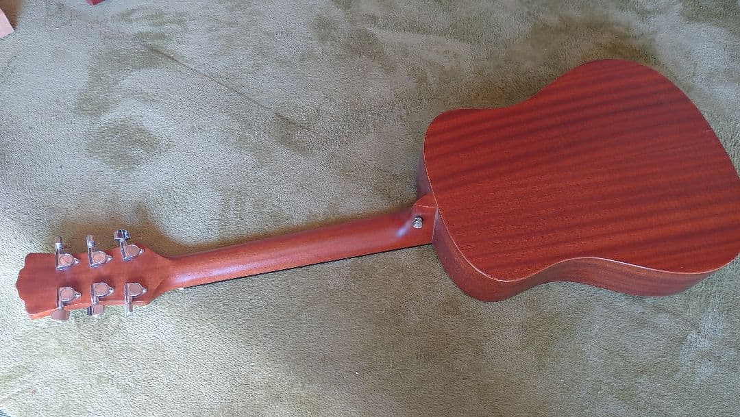 ギター Luna Safari Tattoo