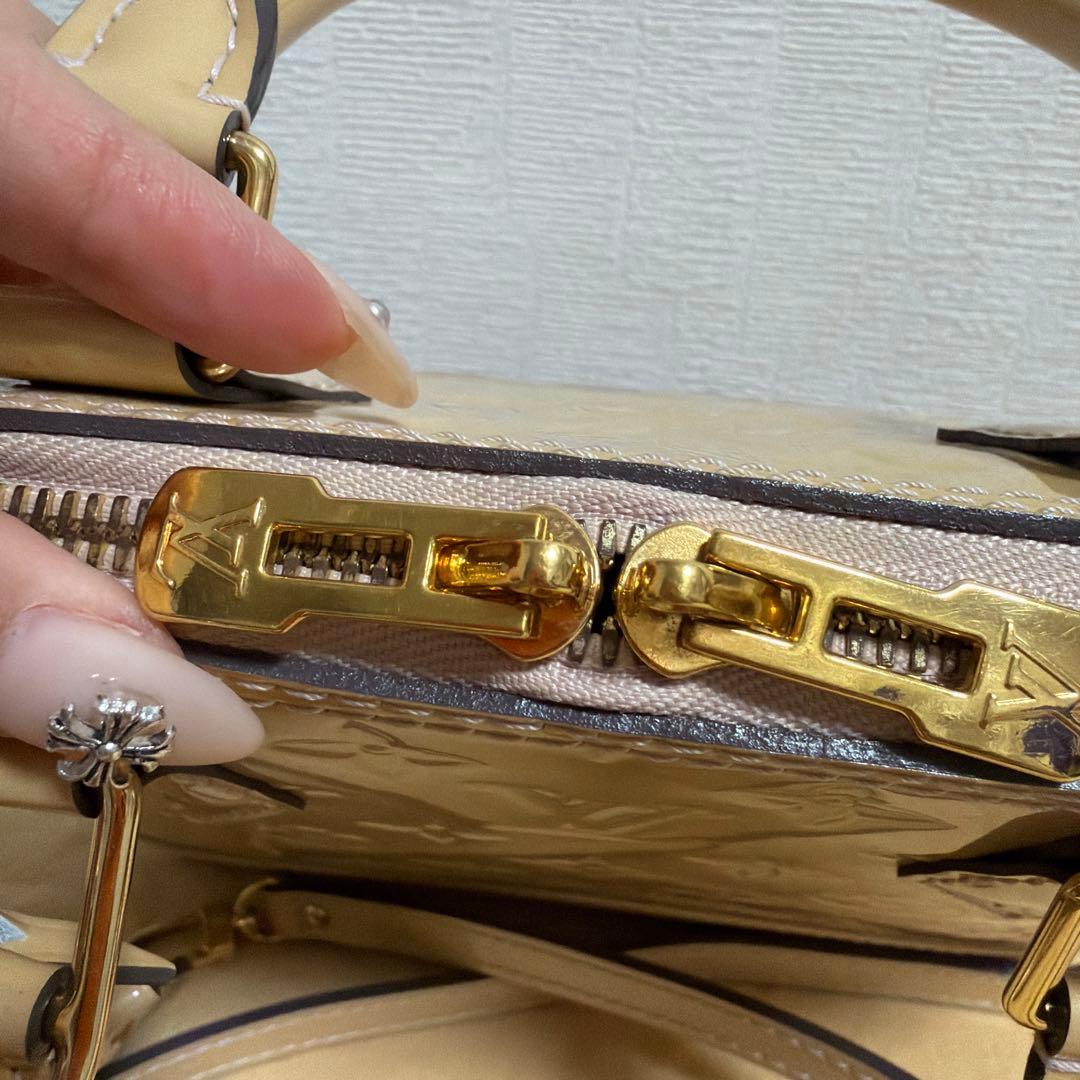 Louis Vuitton ピンクベージュ ショルダーバッグ　ヴェルニ　アルマ