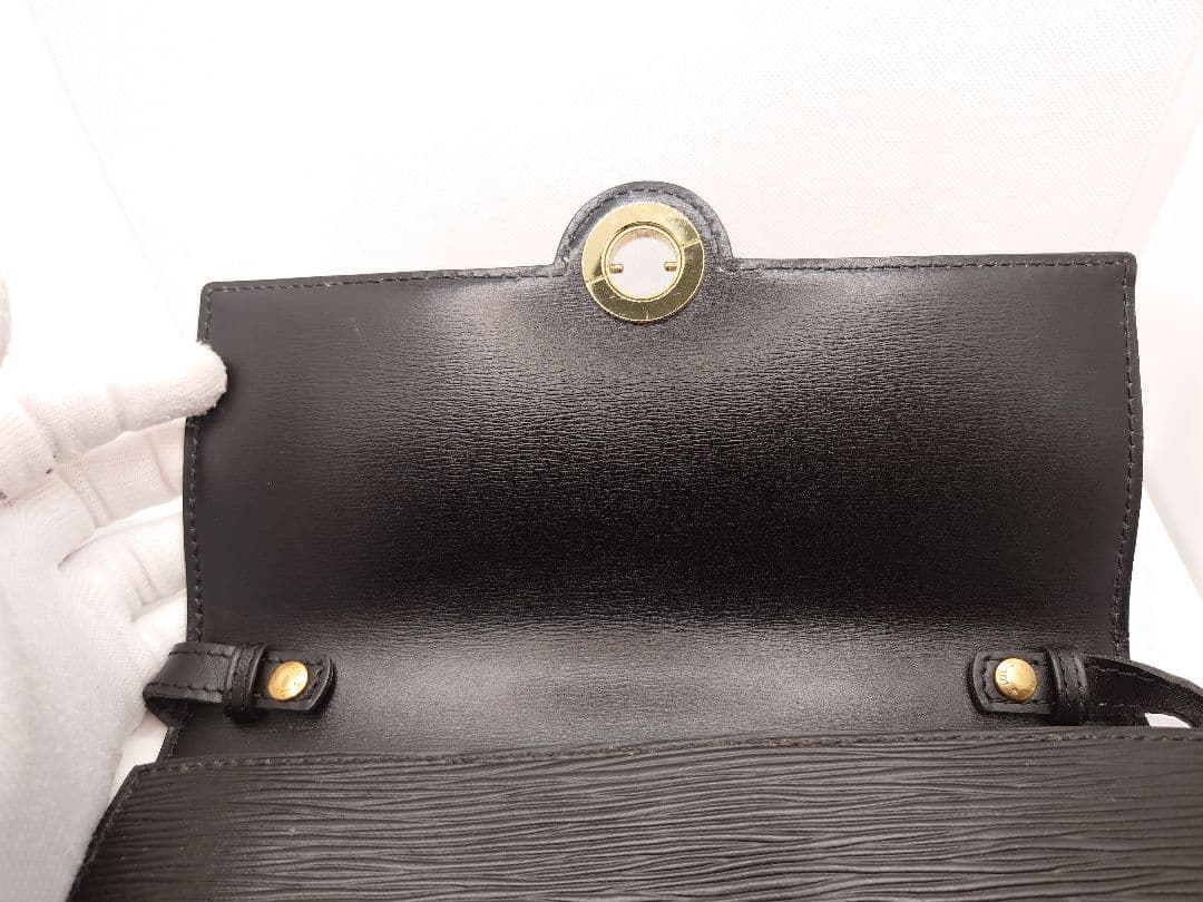 ルイ ヴィトン エピ ポシェット アルシュ ショルダーバッグ M52572