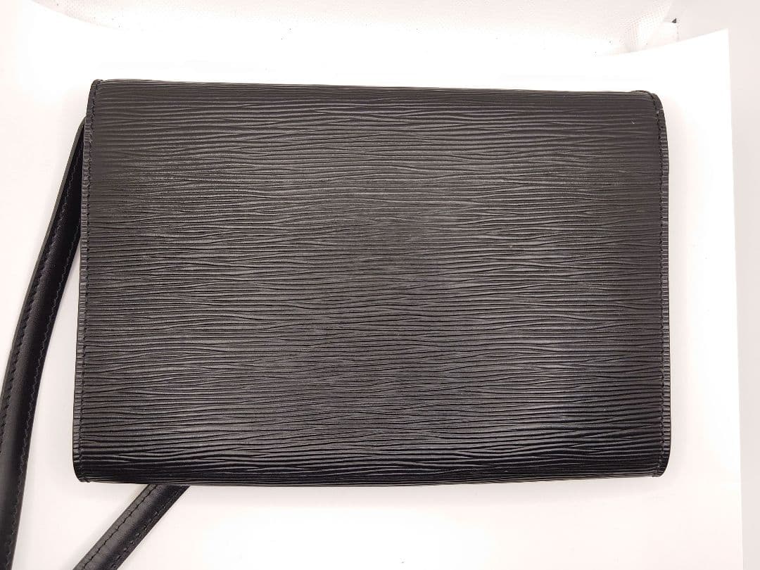 ルイ ヴィトン エピ ポシェット アルシュ ショルダーバッグ M52572