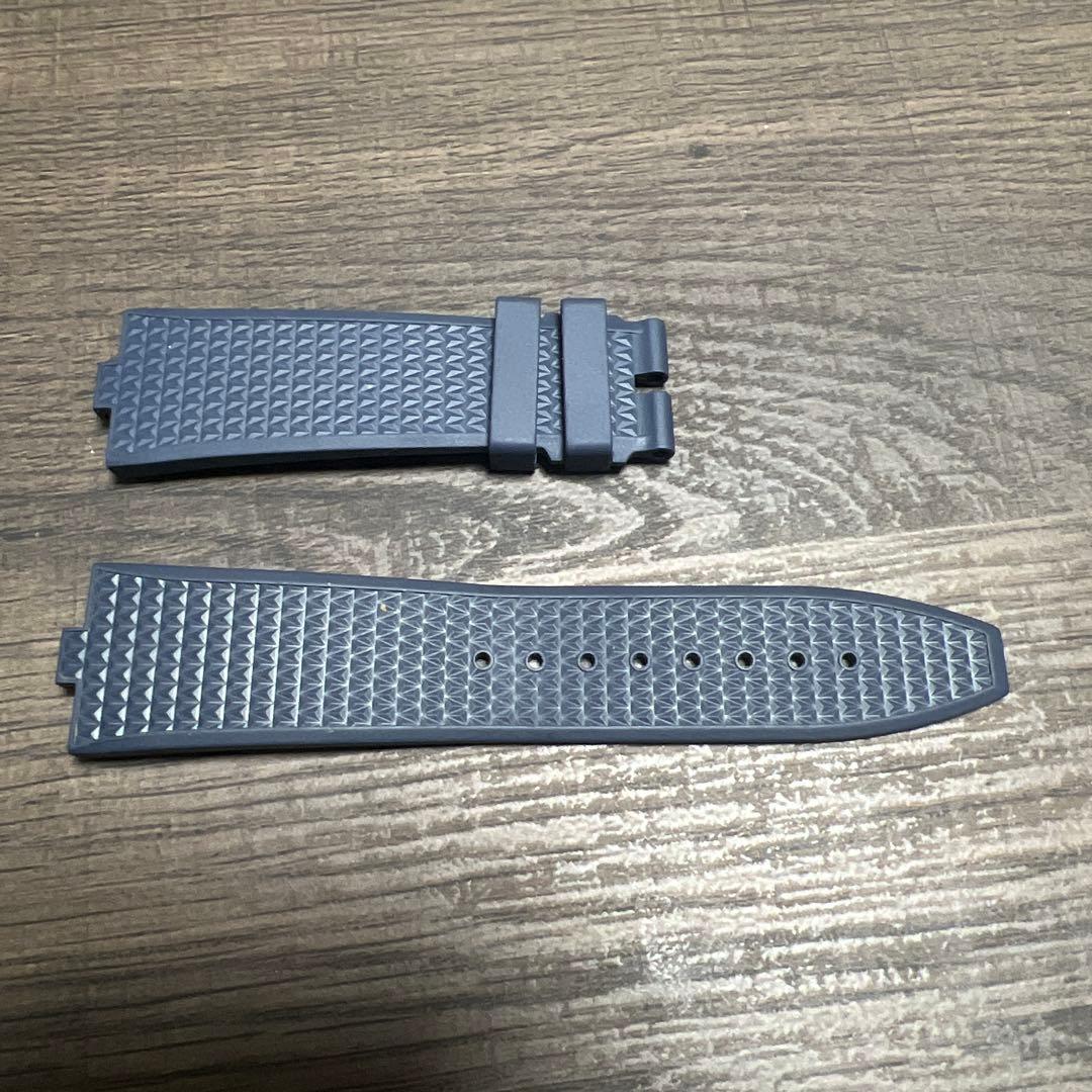 ヴァシュロンコンスタンタン　オーバーシーズ　ラバーストラップ