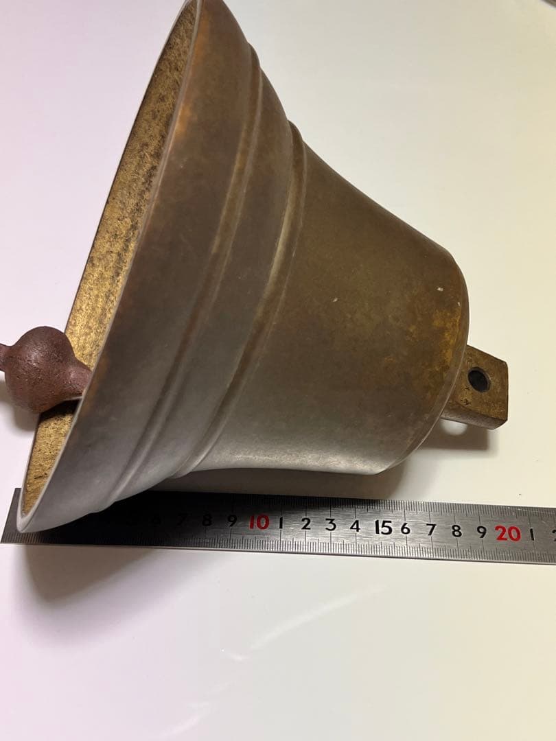 真鍮ベル .（銅と亜鉛の合金）約20センチ