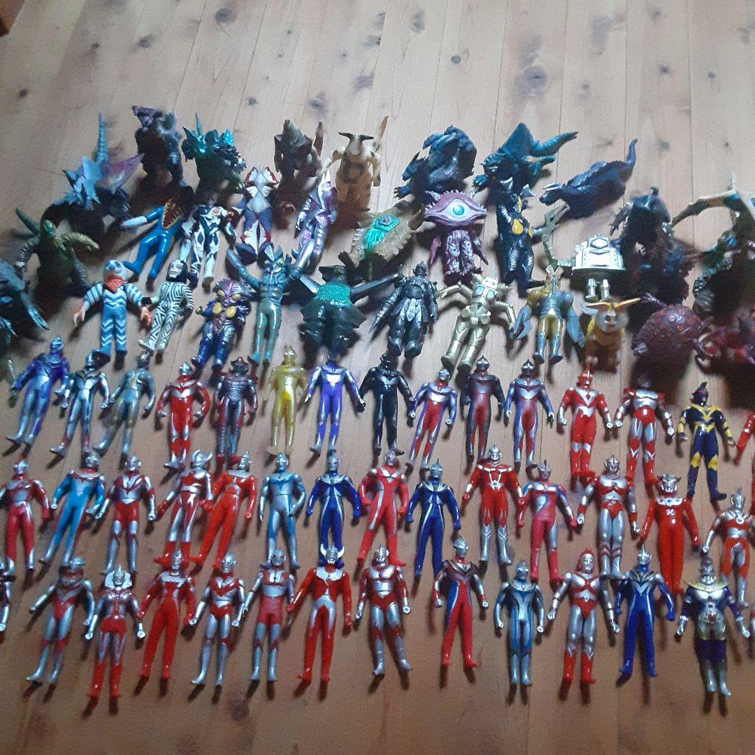 ウルトラマンフィギュアと怪獣フィギュアセット