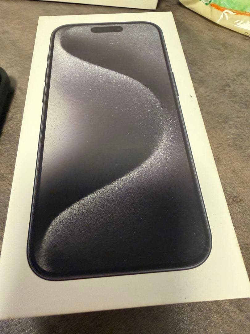 Apple iPhone 15 Pro スペースブラック 本体 256gb