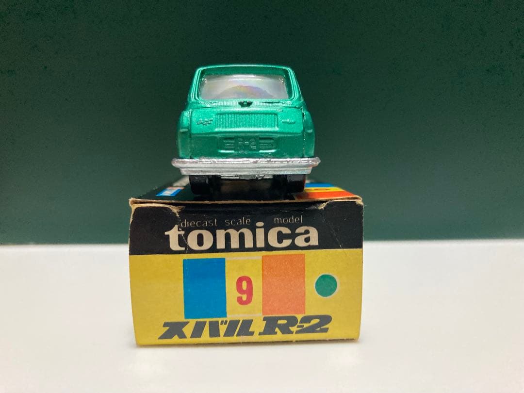 トミカ　No. 9 日本製　スバル　R-2 白シート 緑色指名箱