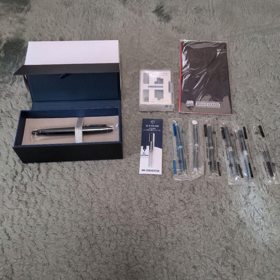 セーラー万年筆 プロフィットブラックラスター極細 EF 付属品、カートリッジ付き