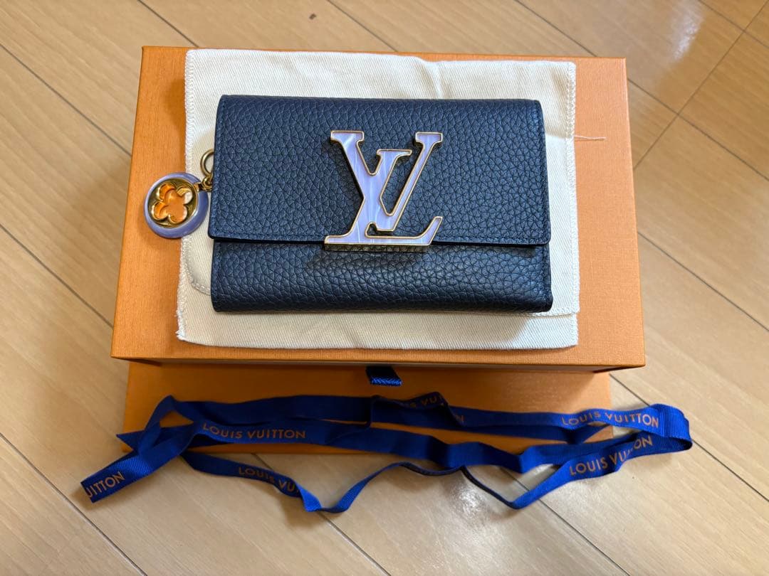 ルイヴィトン カプシーヌ コンパクト 限定チャーム付 M14664 財布 美品