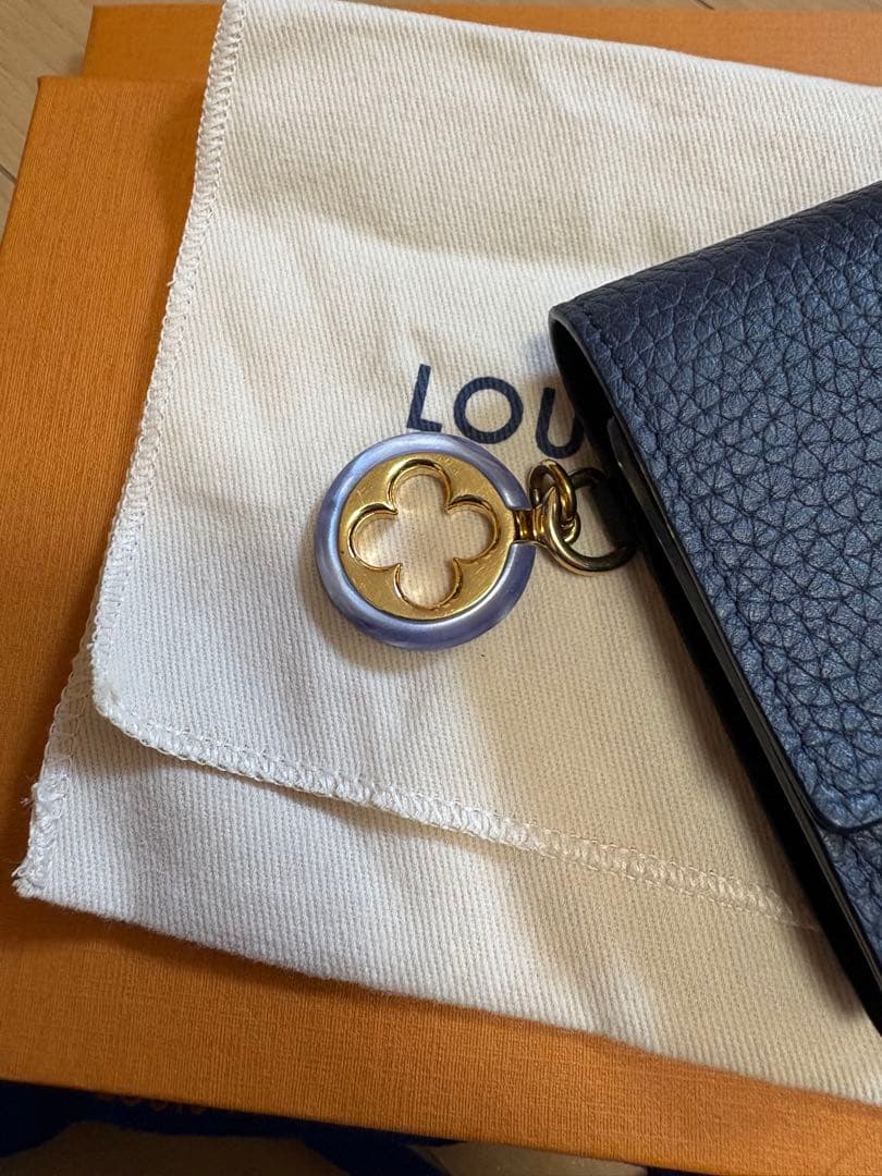ルイヴィトン カプシーヌ コンパクト 限定チャーム付 M14664 財布 美品