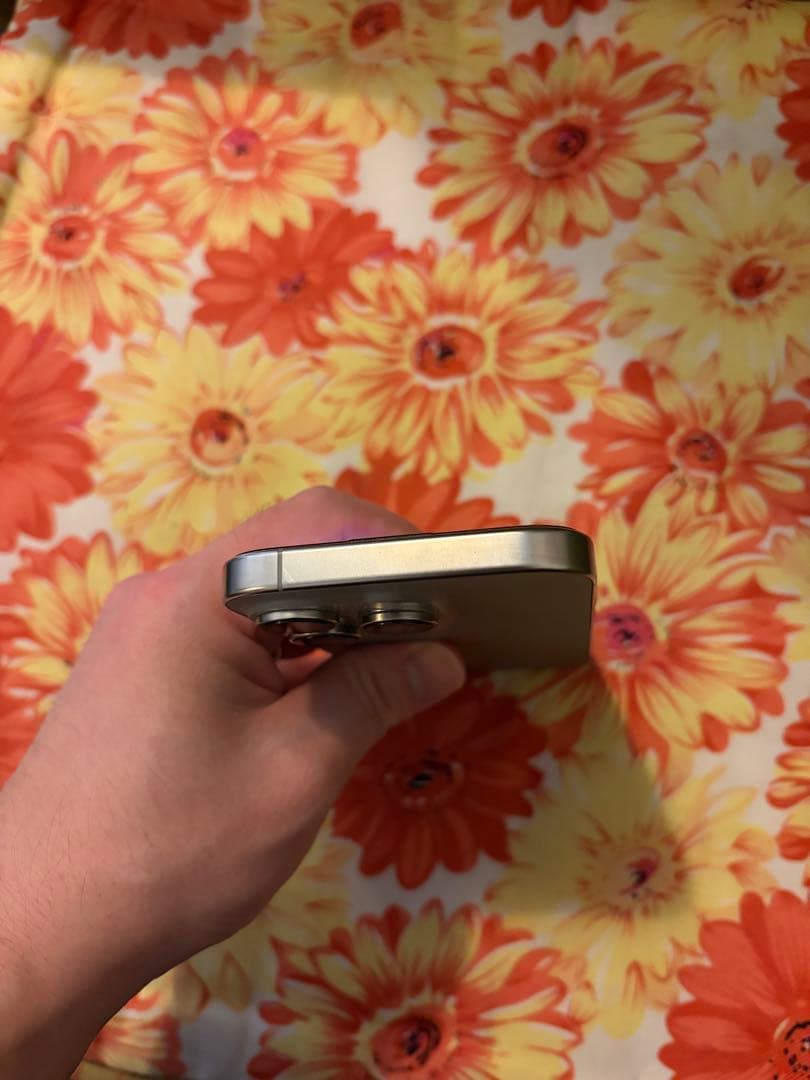 Apple iPhone 16 pro ナチュラル チタニウム本体