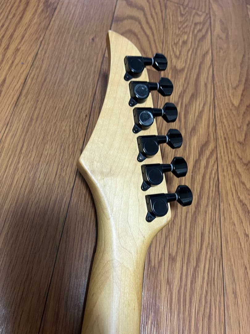 エレキギター 透明 アクリルボディ