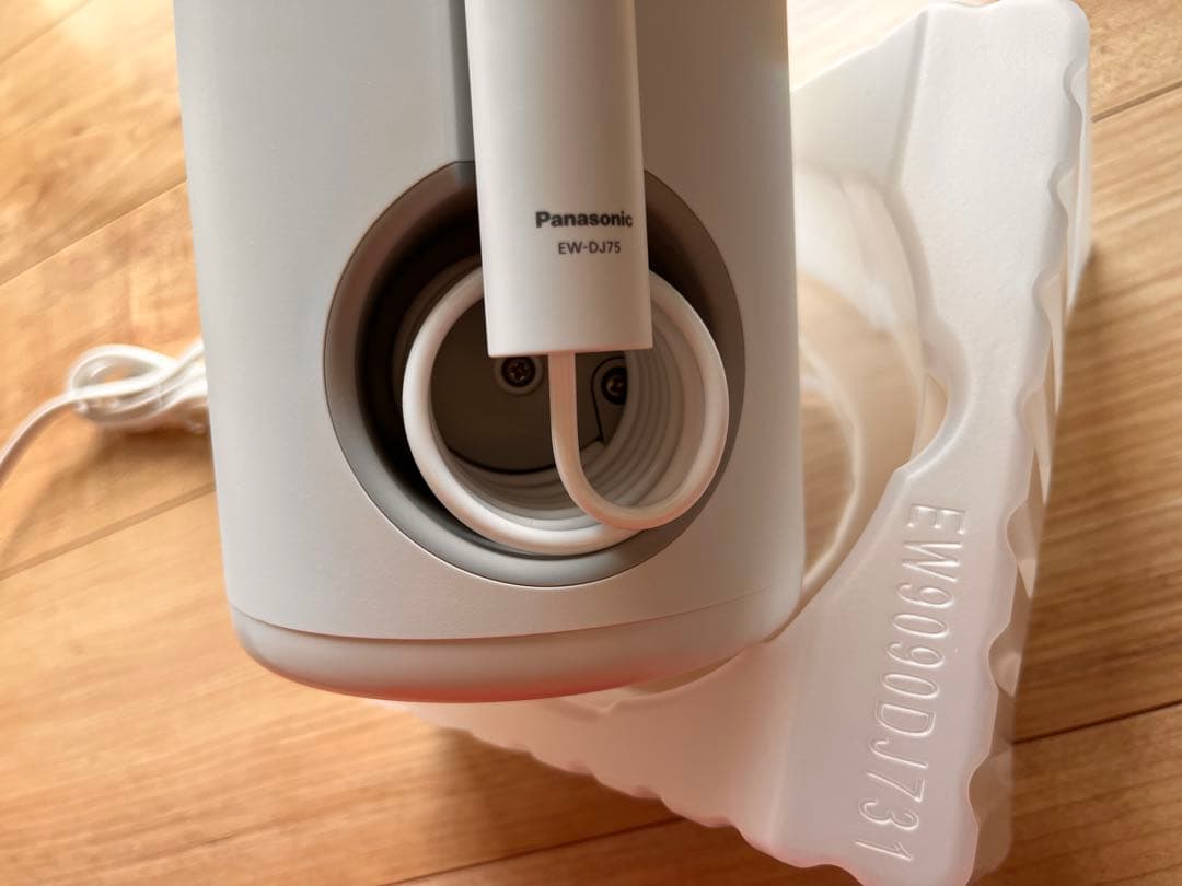 【匿名配送】保証書付パナソニック ジェットウォッシャードルツEW-DJ75-W