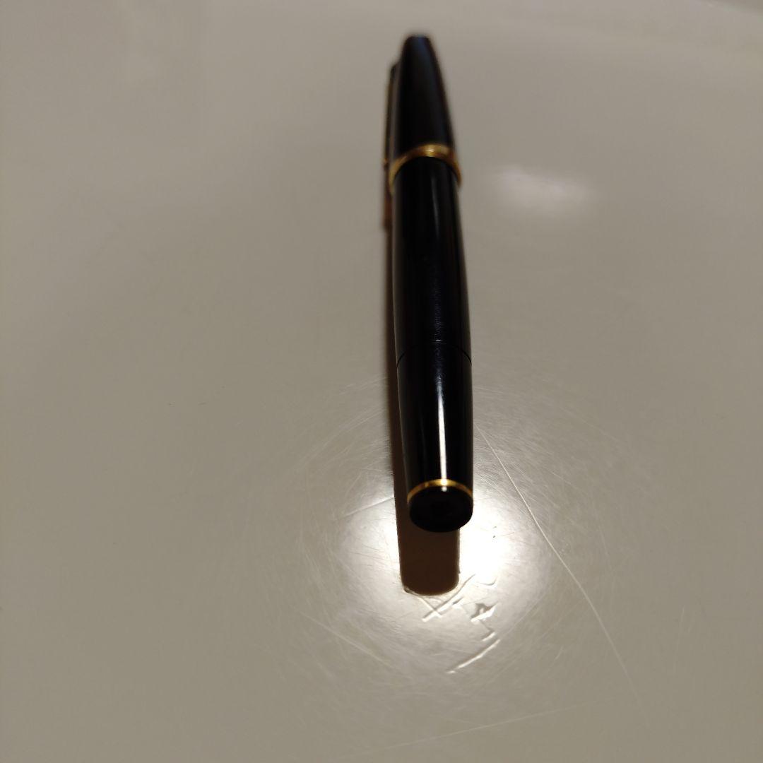 モンブラン 万年筆 黒 ゴールド装飾