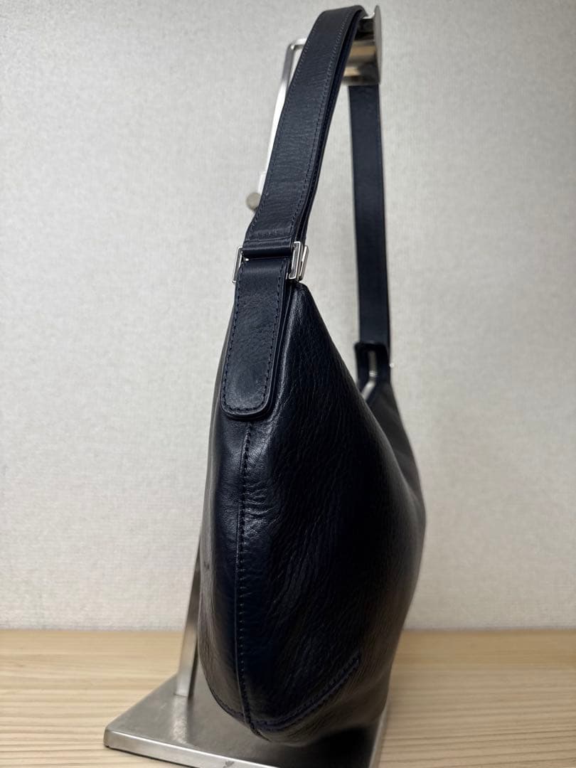 美品★HIROFU ヒロフ　ソーロ　ショルダーバッグ　本革　Hロゴ　紺色　保存袋