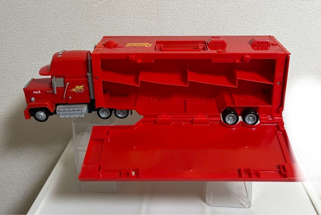 カーズ、マテル、マックトレーラー、キングトレーラー（ミニカー収納付き）