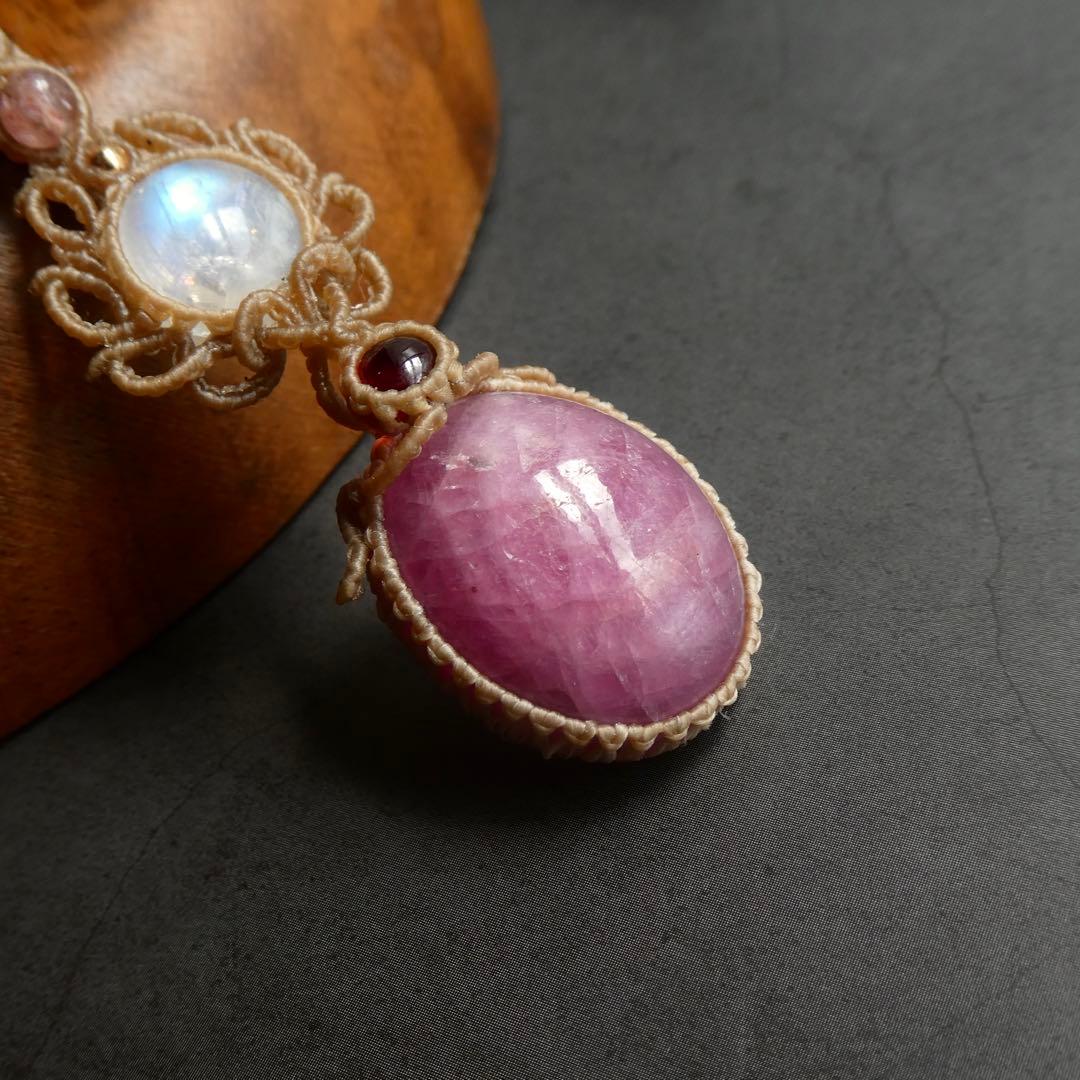 特大ルビー・ムーンストーン・ガーネットのマクラメネックレス