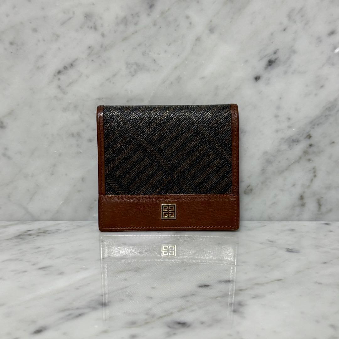 美品 GIVENCHY ジバンシー 二つ折り財布 本革 レザー ブラウン ロゴ