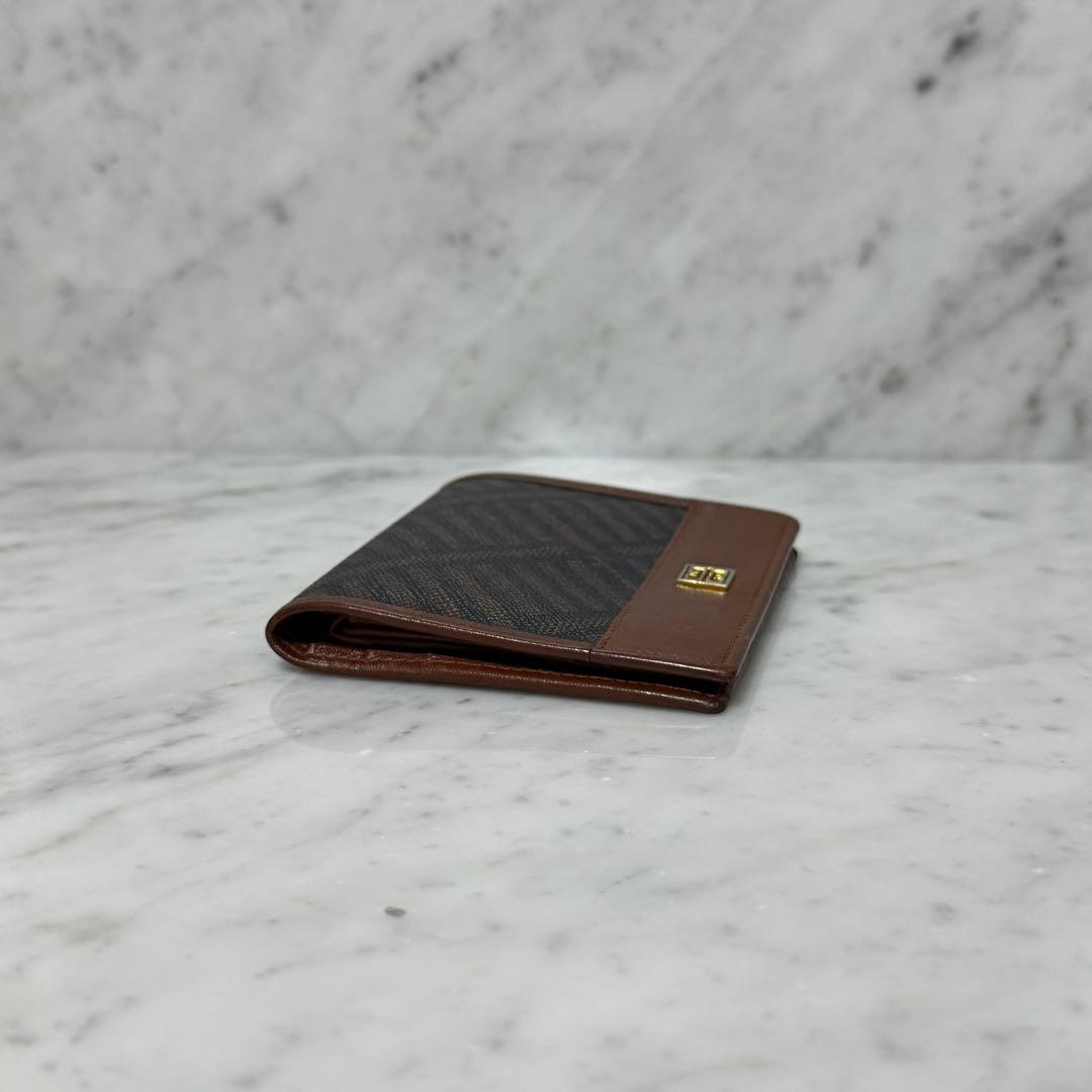 美品 GIVENCHY ジバンシー 二つ折り財布 本革 レザー ブラウン ロゴ
