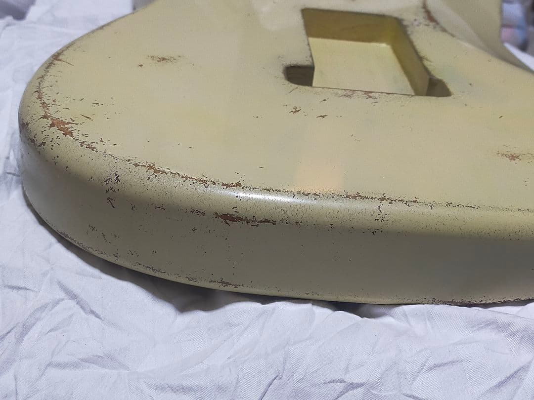 MDL1 ストラトキャスター用 ボディフェンダー MJT ラッカー仕上げレリック