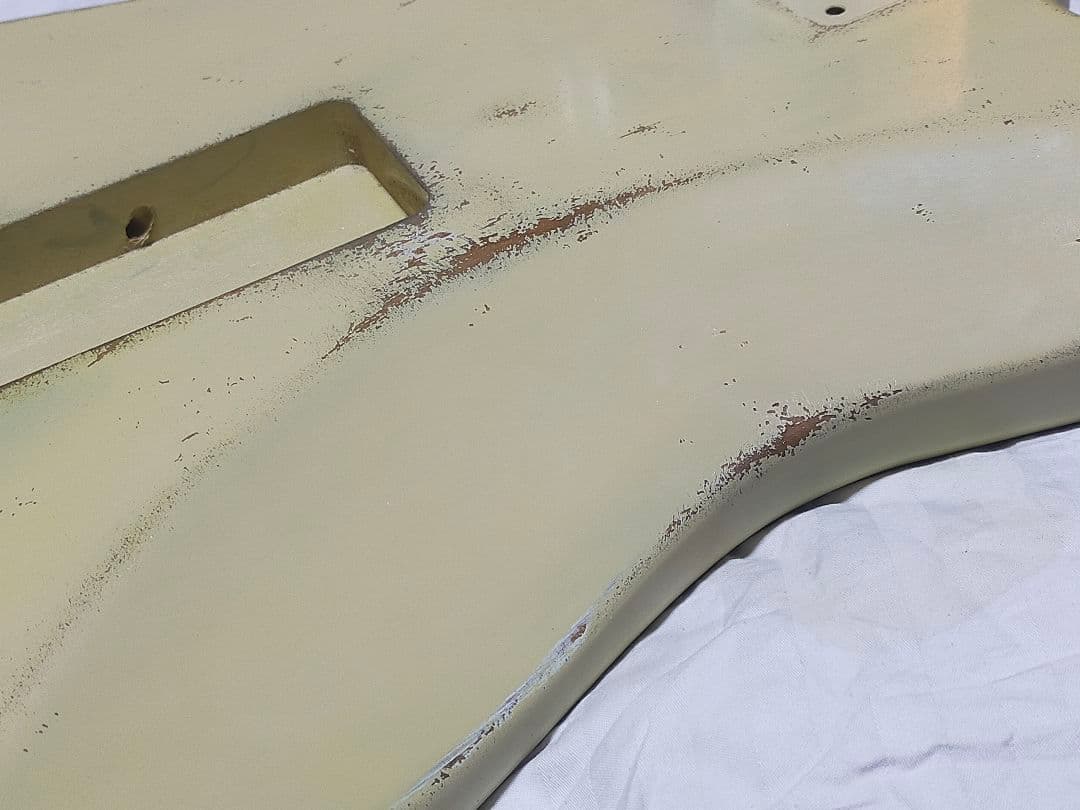 MDL1 ストラトキャスター用 ボディフェンダー MJT ラッカー仕上げレリック