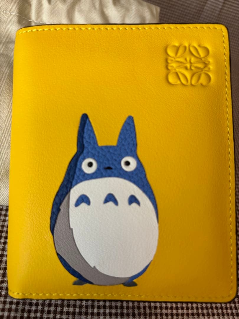 ロエベ　ウォレット ジブリ トトロ　折り財布 イエロー