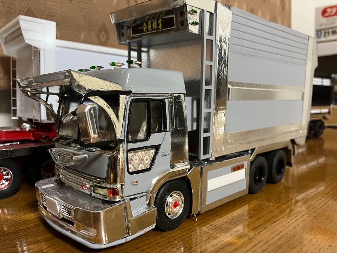 デコトラ・デカ箱ダンプ・プロフィア・1／32・完成品・プラモデル