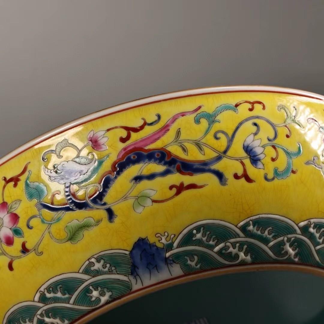 中国古美術・旧蔵珐琅彩粉彩陶磁器の皿・瑞獣中皿・置物・純手描き・文房具・木箱付き