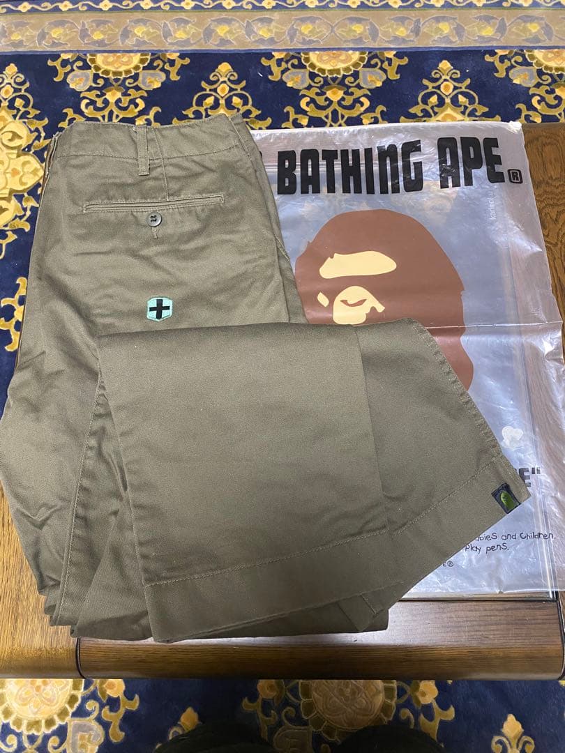 A BATHING APE チノパン オリーブ
