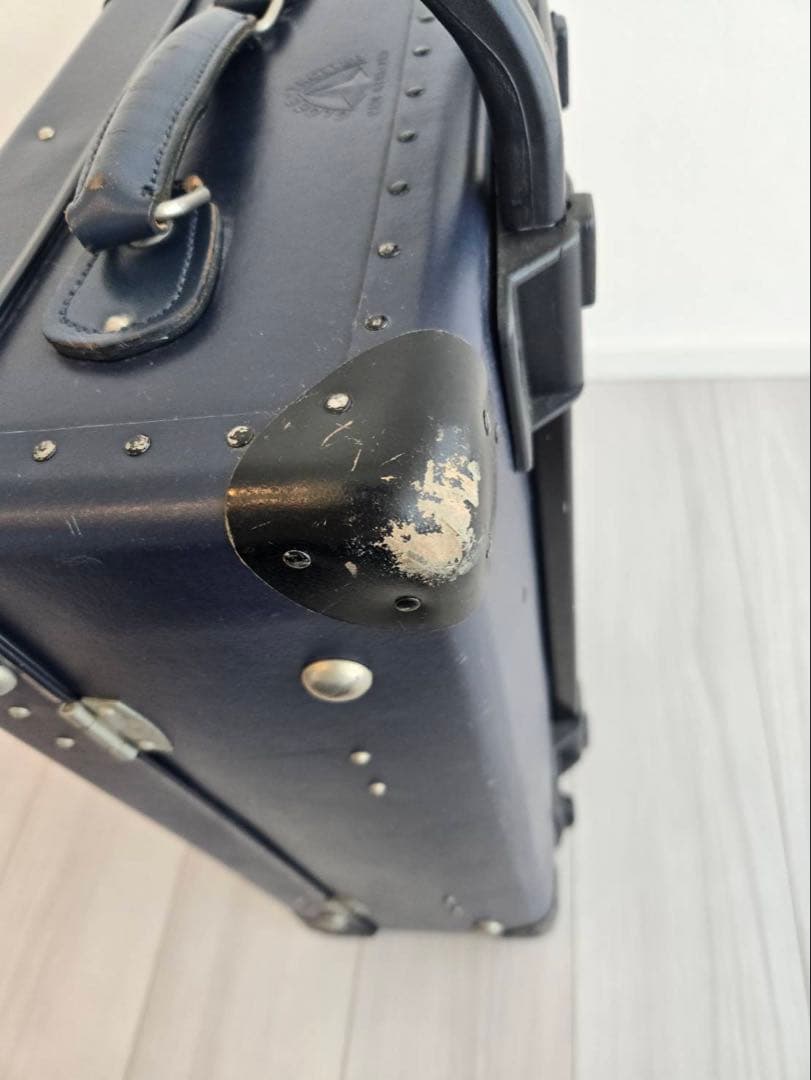 グローブトロッターGLOBE-TROTTERスーツケース　ネイビー