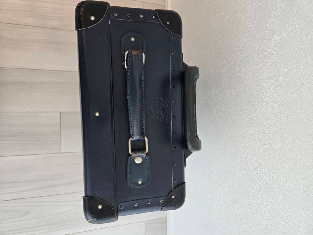 グローブトロッターGLOBE-TROTTERスーツケース　ネイビー