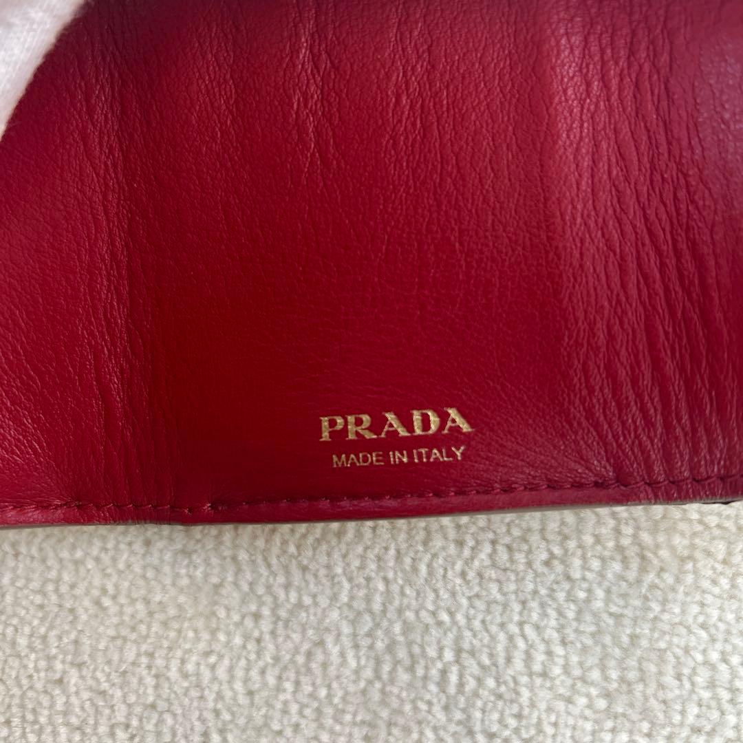 凛姫様　PRADA プラダ 三つ折り財布 ミニ財布　レザー　金ロゴ