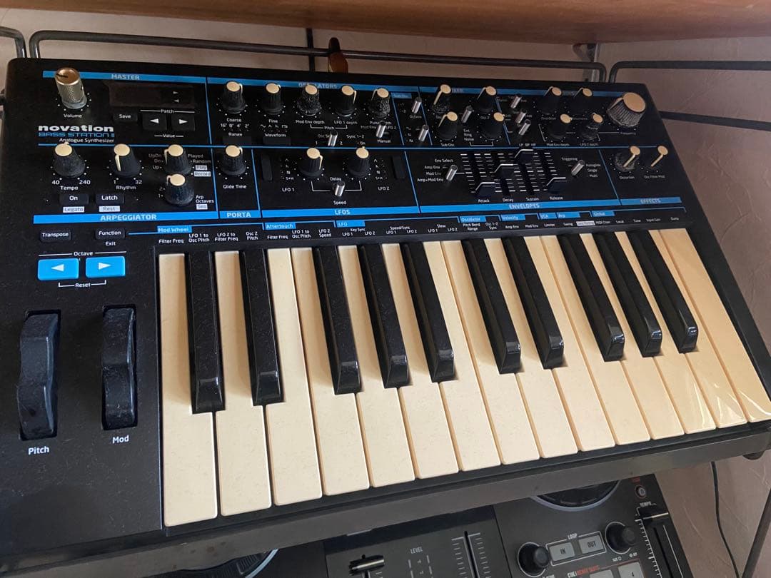Novation Bass Station II 25鍵 シンセサイザー