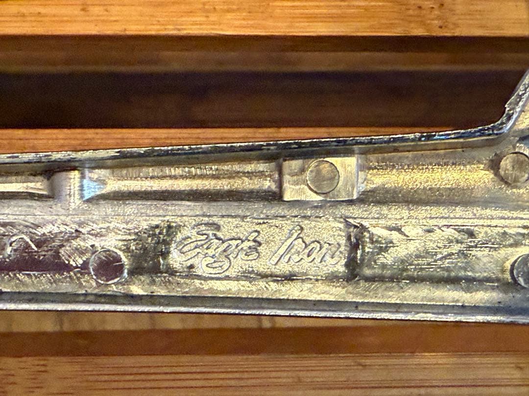 ショベルヘッドタンクエンブレムエボパン純正FLチョッパー