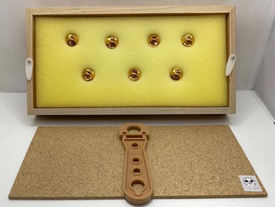 Disney ディズニー ピンバッジ 7種類 ケース入り レア 希少