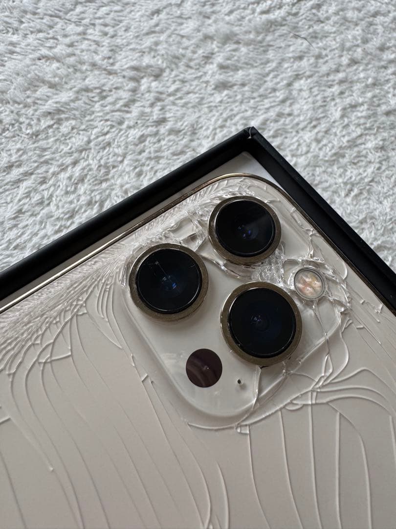 【12/31まで】iPhone 12 Pro max 背面割れ、カメラ傷あり