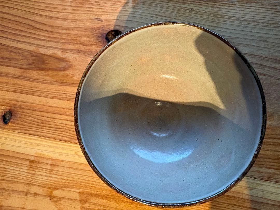 加藤松香 作　織部焼 金彩松文 茶碗　共箱・共布付き