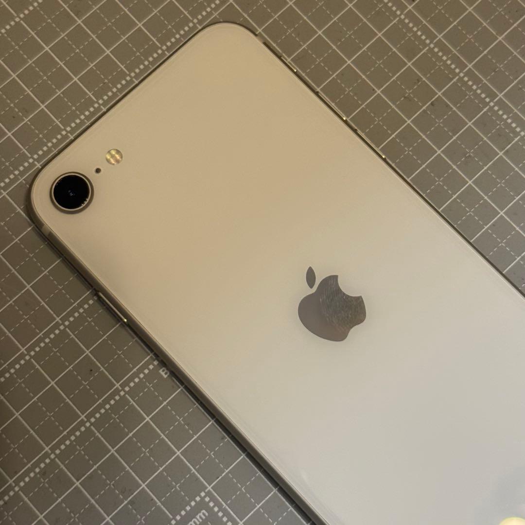 iPhoneSE 第3世代 128GB スターライト バッテリー100%