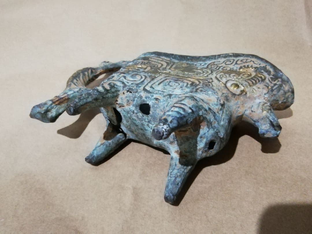 古代中国青銅器　食人虎箇　S２２ー２